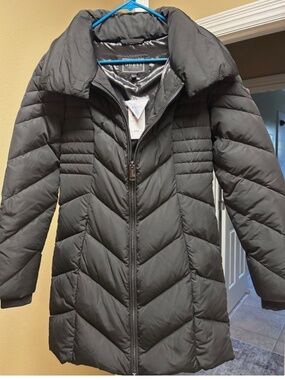 Guess Payton down jacket. Size S. Never worn